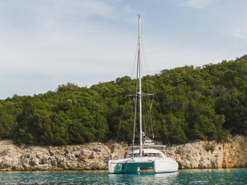 Katamaran Antigua 37 Yachtcharter in Gouvia Marina