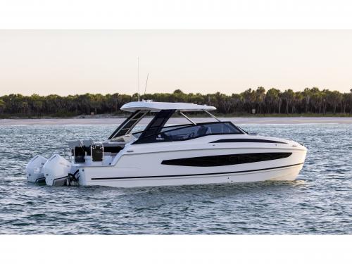 Cat Aquila 32 for charter in Cannigione