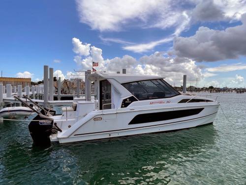 Cat Aquila 36 for rent in Marsh Harbour City