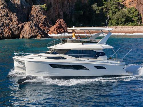 Catamaran Aquila 44 for rent in Nanny Cay Town