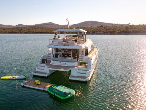 Catamaran Aquila 54 for rent in Skradin