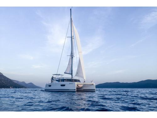 Kat Astrea 42 Yachtcharter in Tivat