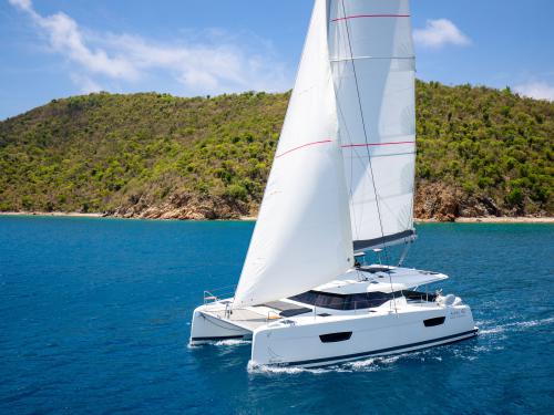 Kat Astrea 42 chartern in Nanny Cay Town