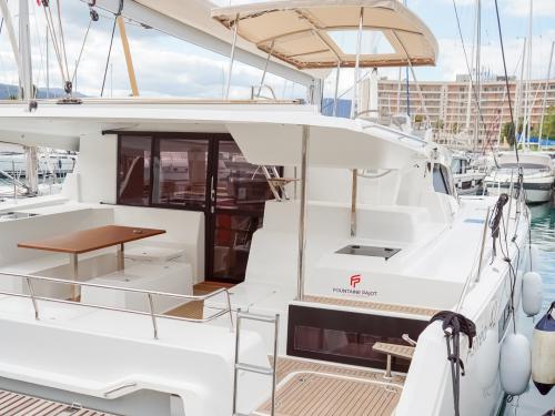 Kat Astrea 42 chartern in Portorosa