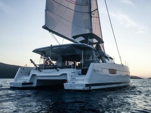 Katamaran Astrea 42 Yachtcharter in Lavrio