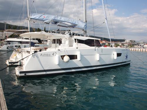 Kat Astrea 42 Yachtcharter in Marina Seget Donji