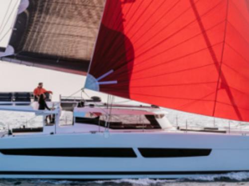 Katamaran Aura 51 chartern in Saint Raphael