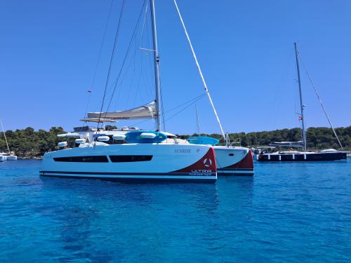 Cat Aura 51 available for charter in Seget