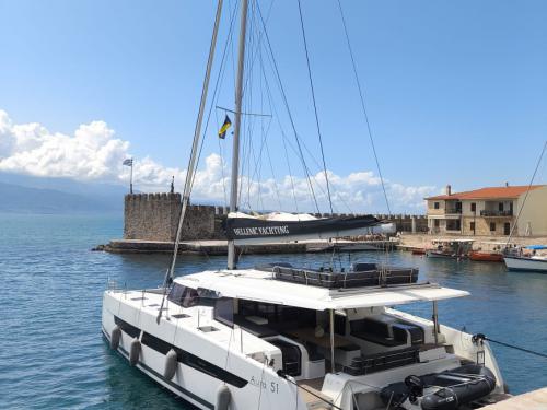 Katamaran Aura 51 Yachtcharter in Marina Perigiali