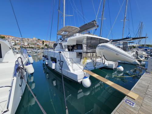 Catamaran Aventura 37 for hire in Novi Vinodolski