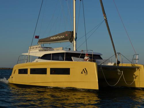 Catamaran Aventura 45 for rent in Grimaud