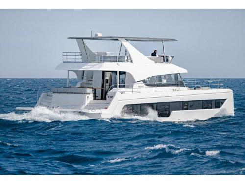Cat Aventura 50 for rent in Hyeres