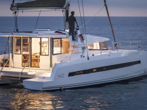 Catamaran Bali 4.0 for rent in Messina
