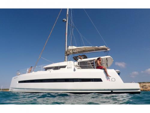 Catamaran Bali 4.0 for rent in Parham Town