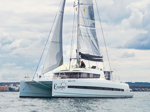 Cat Bali 4.0 for rent in Marina Mallorca Nautica