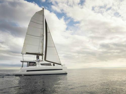 Katamaran Bali 4.0 chartern in Primosten