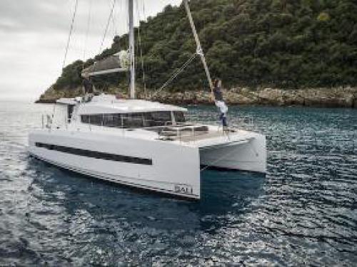 Cat Bali 4.1 for hire in Bandol