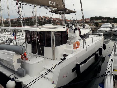 Katamaran Bali 4.1 Yachtcharter in Pula