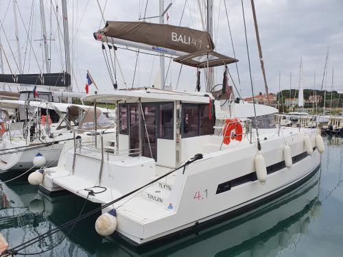 Katamaran Bali 4.1 Yachtcharter in Pula