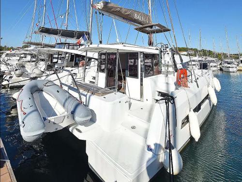 Catamaran Bali 4.1 for charter in Seget