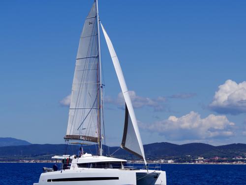 Catamaran Bali 4.1 for hire in Castellammare di Stabia