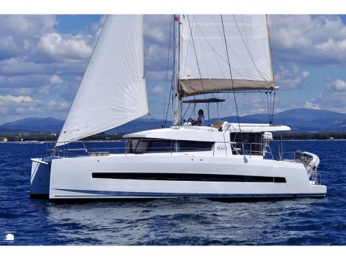 Catamaran Bali 4.1 for hire in Castellammare di Stabia