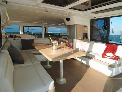 Catamaran Bali 4.1 for rent in Nassau