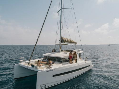 Cat Bali 4.1 for rent in Messina