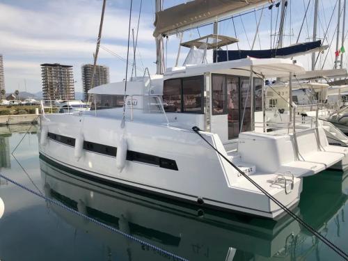 Catamaran Bali 4.1 for hire in Rosignano Solvay