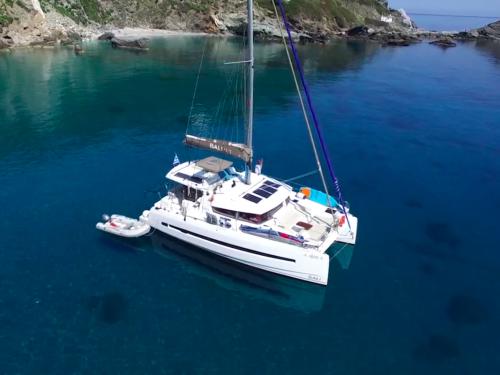 Kat Bali 4.1 Yachtcharter in Yachthafen Volos
