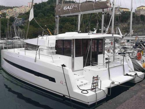 Catamaran Bali 4.1 for charter in Agropoli