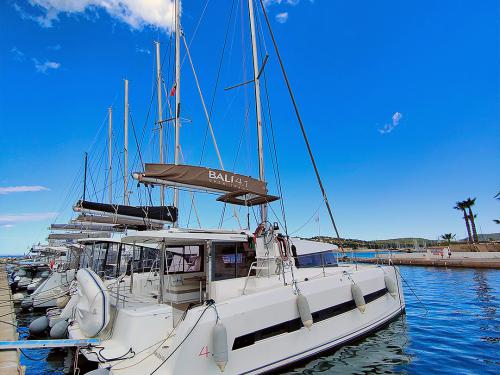 Cat Bali 4.1 for rent in Grimaud