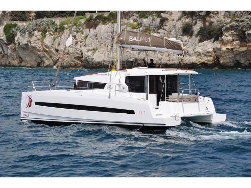 Catamaran Bali 4.1 for hire in Athens