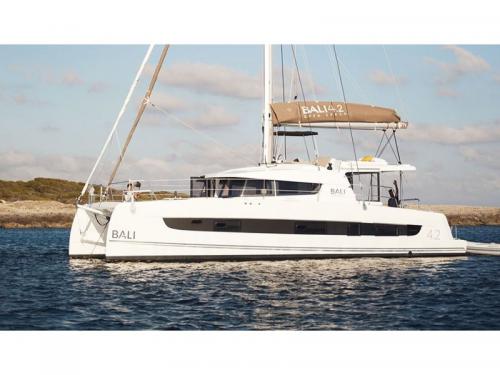 Cat Bali 4.2 for rent in Hyeres