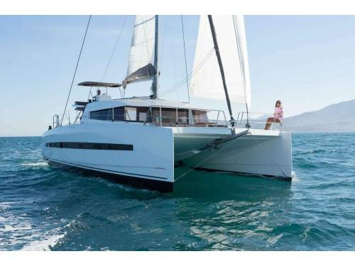 Catamaran Bali 4.2 for rent in Salerno