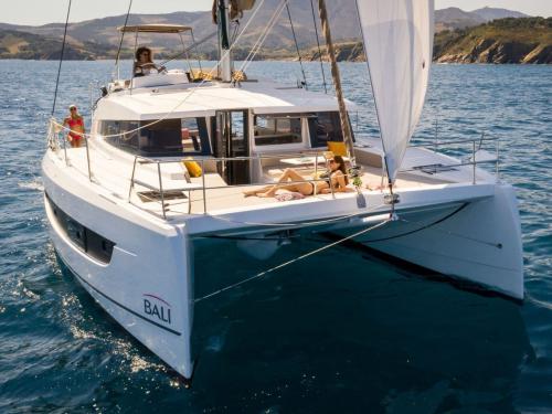 Cat Bali 4.2 for rent in Marsh Harbour