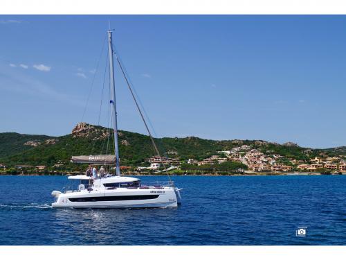 Kat Bali 4.2 chartern in Cannigione Marina