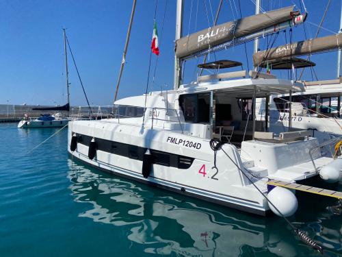 Cat Bali 4.2 available for charter in Messina