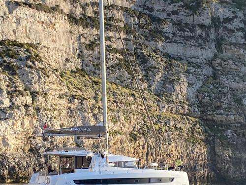 Kat Bali 4.2 Yachtcharter in Salerno
