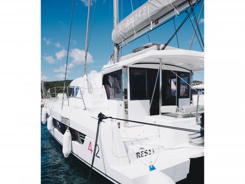 Catamaran Bali 4.2 available for charter in Marina di Portisco