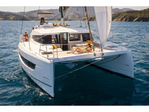 Catamaran Bali 4.2 for rent in Marmaris