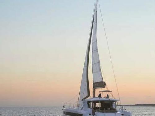 Cat Bali 4.2 for charter in Livathou