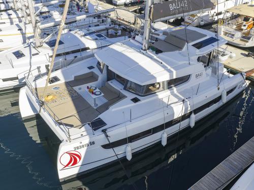 Catamaran Bali 4.2 for charter in Sibenik