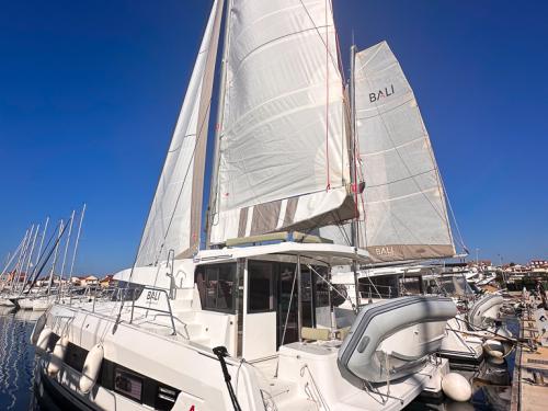 Kat Bali 4.2 Yachtcharter in Pirovac