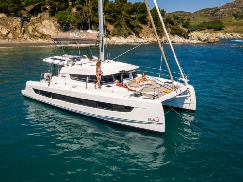 Catamaran Bali 4.2 for charter in Bormes les Mimosas