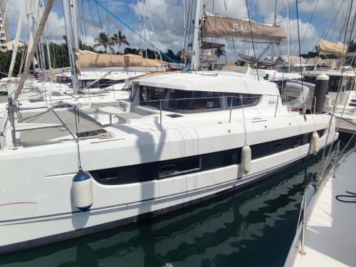 Catamaran Bali 4.2 for rent in Marina Bas du Fort
