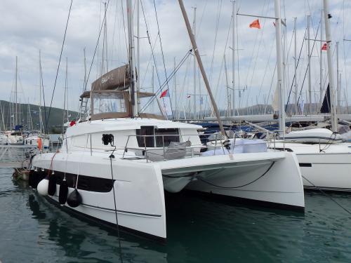Kat Bali 4.2 Yachtcharter in Nikiana Marina