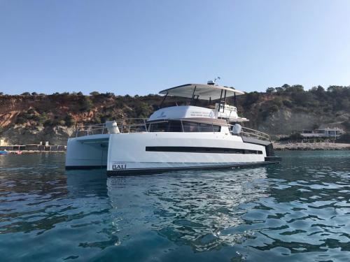 Kat Bali 4.3 Yachtcharter in Sitges