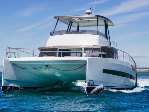 Kat Bali 4.3 chartern in Marina Dalmacija