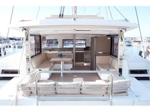 Katamaran Bali 4.3 chartern in Castellammare di Stabia